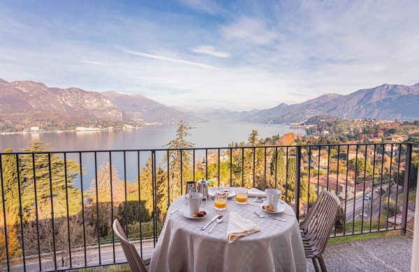 Classic room lake view