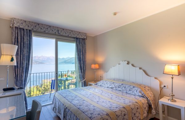 Camera Classic vista lago
